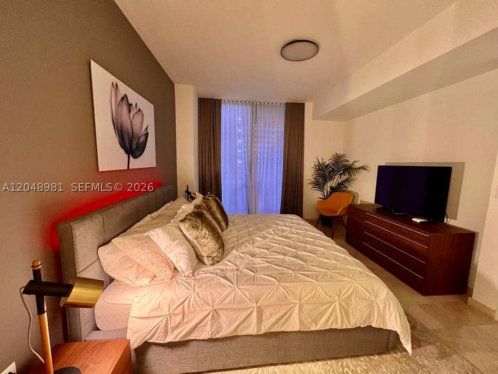 88 SW 7th St #808, Miami FL 33130