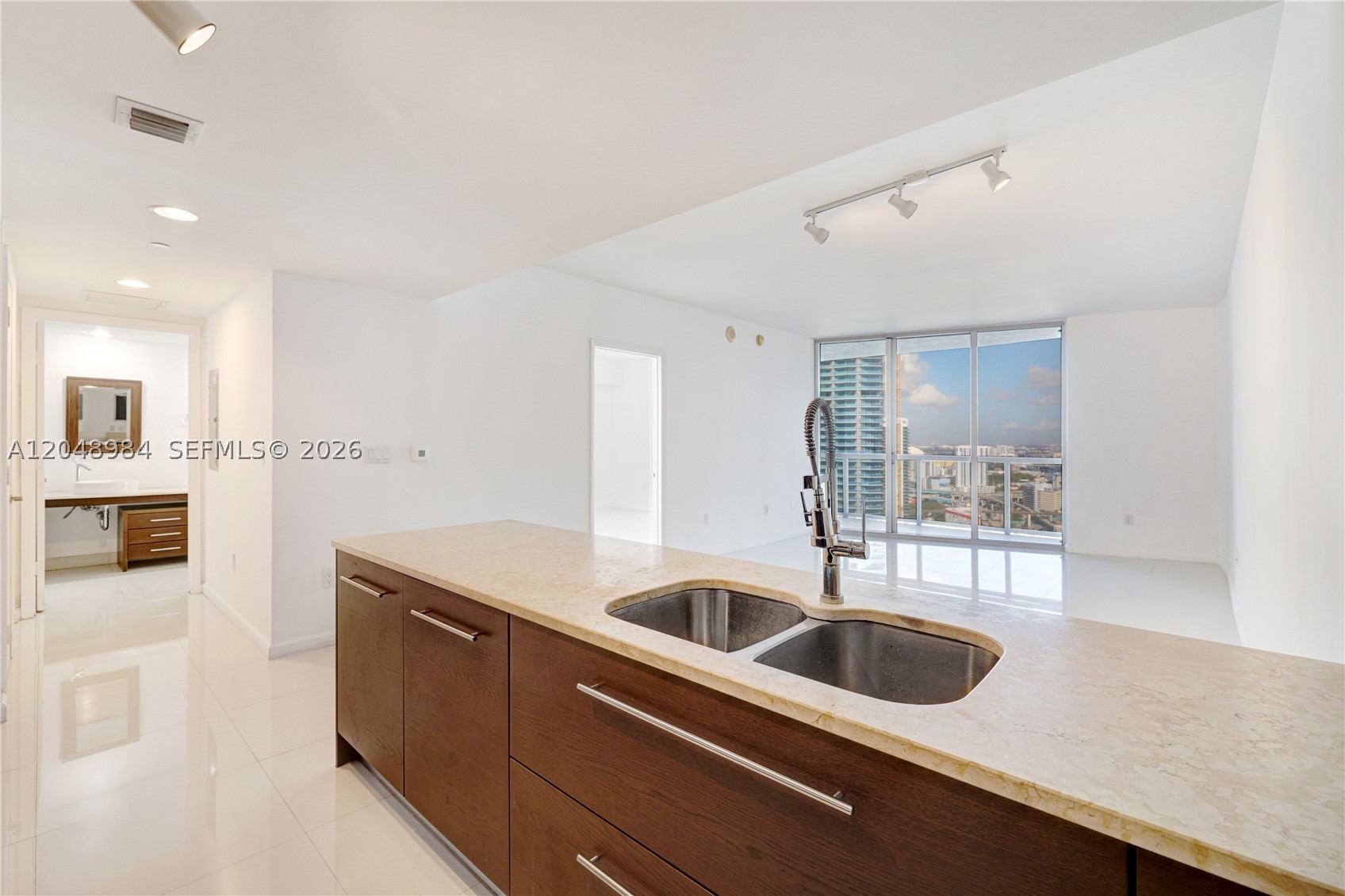 465 Brickell Ave #3506, Miami FL 33131