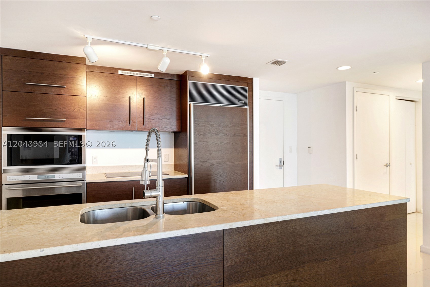465 Brickell Ave #3506, Miami FL 33131