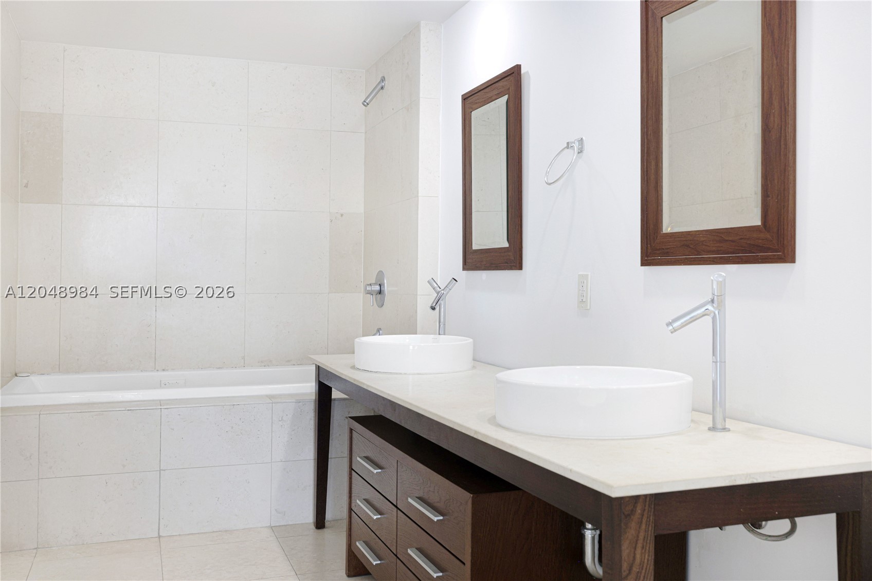 465 Brickell Ave #3506, Miami FL 33131