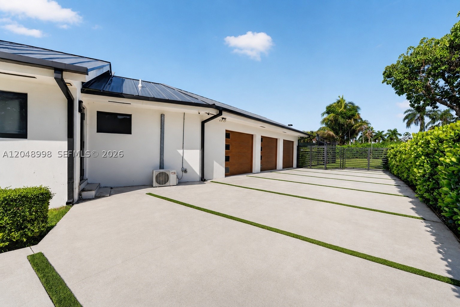 10506 SW 89 Place, Miami FL 33176