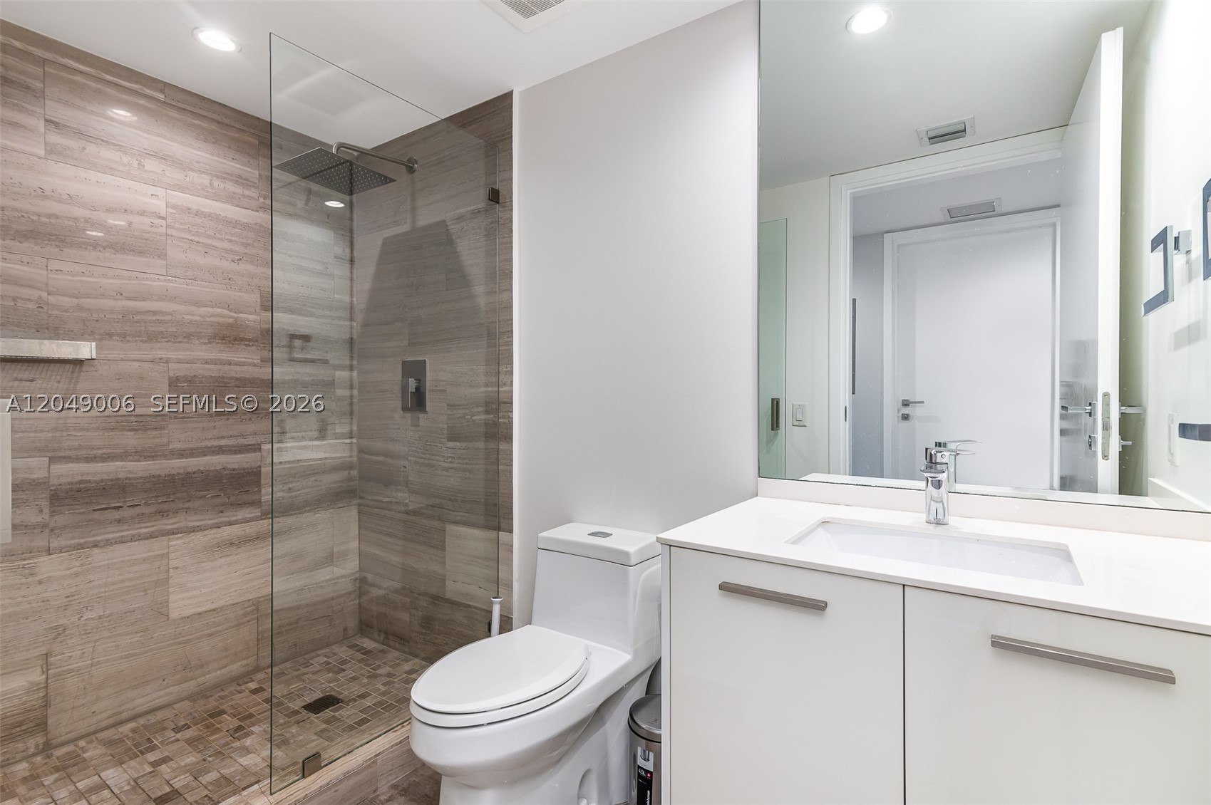 1300 Brickell Bay Dr #2509, Miami FL 33131