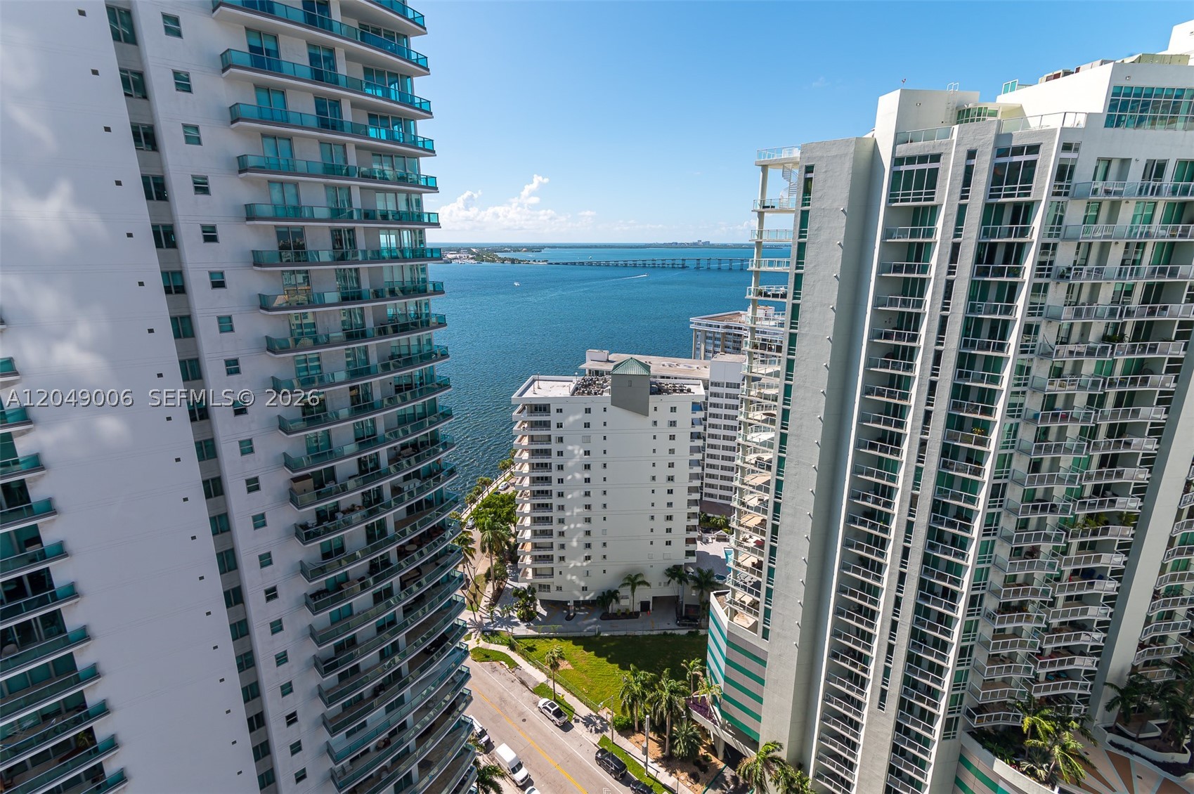 1300 Brickell Bay Dr #2509, Miami FL 33131