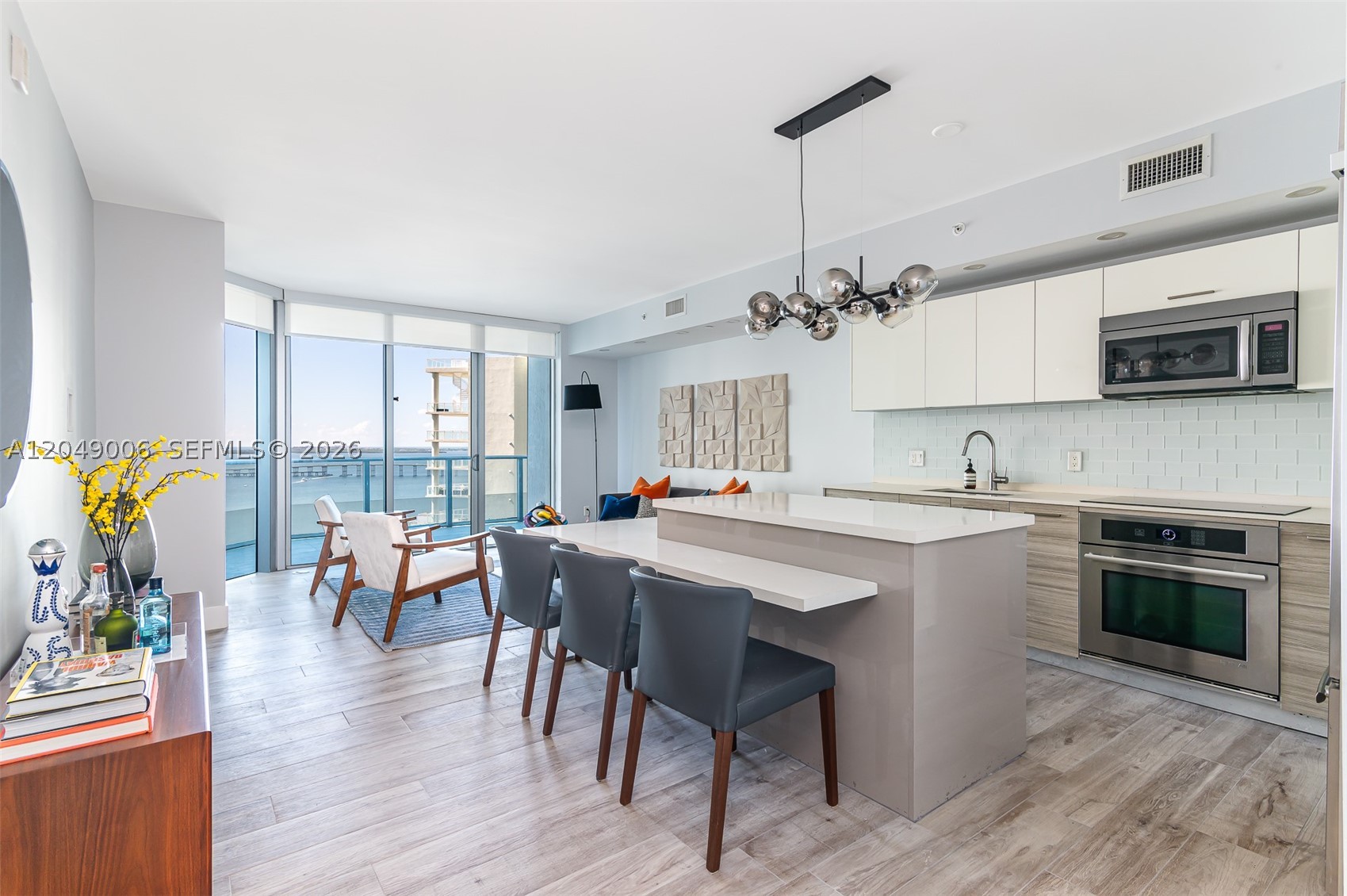 1300 Brickell Bay Dr #2509, Miami FL 33131