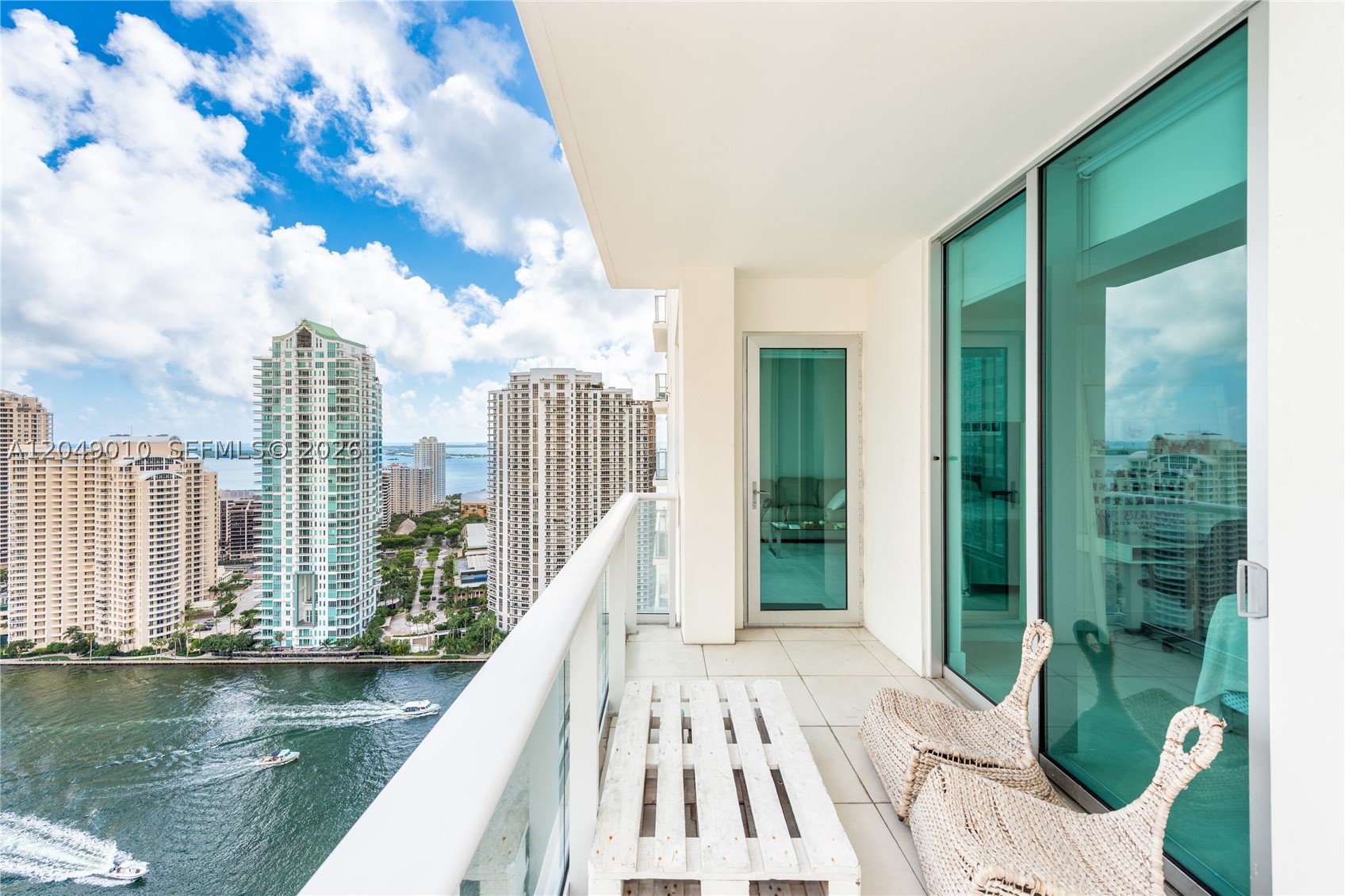 300 S Biscayne Blvd #T-2814, Miami FL 33131