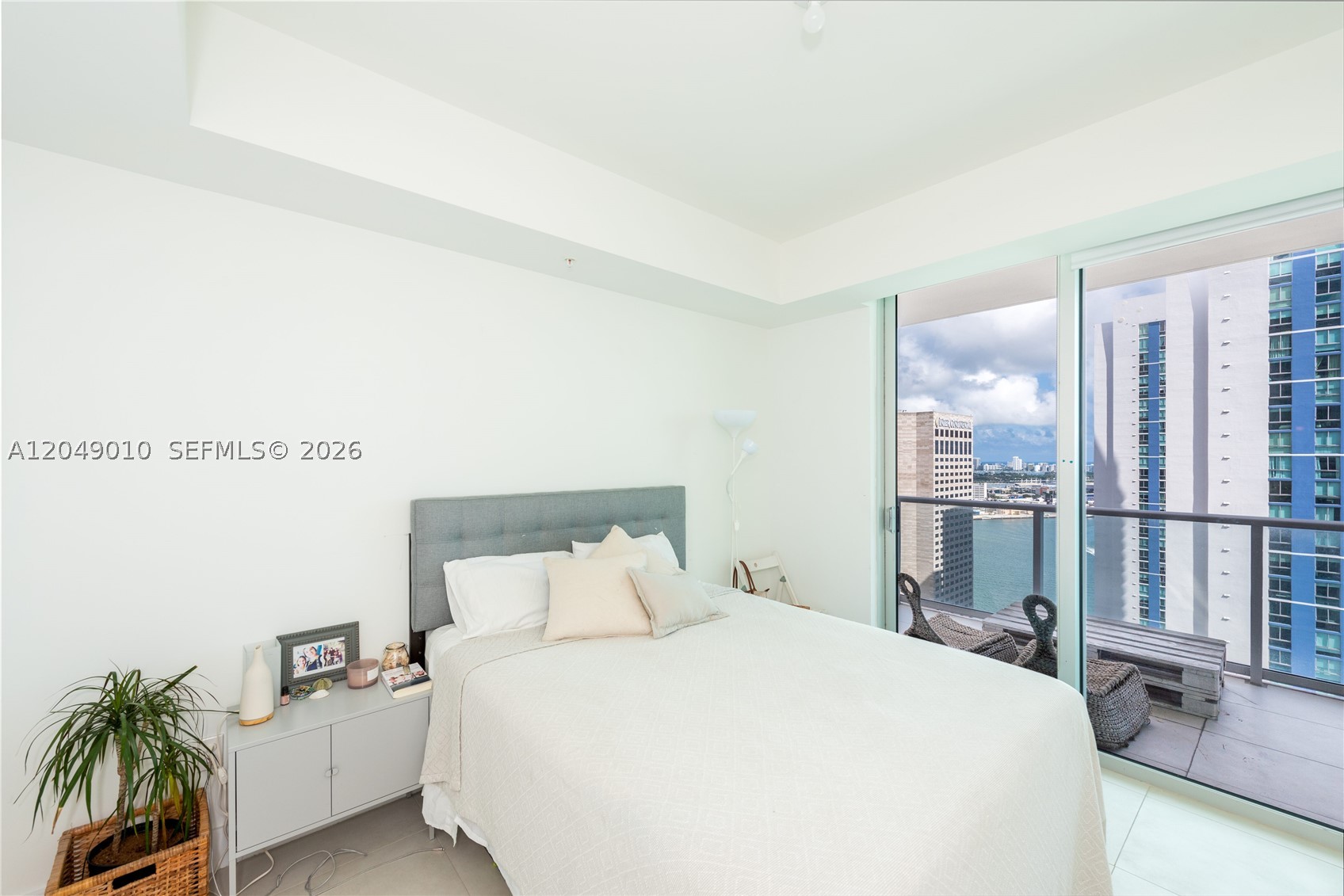 300 S Biscayne Blvd #T-2814, Miami FL 33131