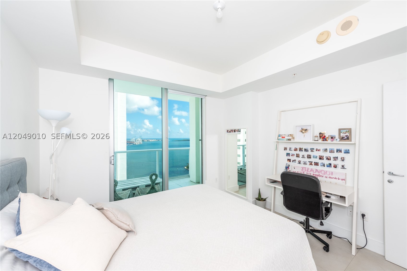 300 S Biscayne Blvd #T-2814, Miami FL 33131