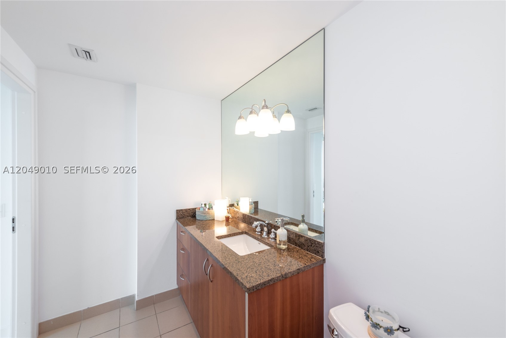 300 S Biscayne Blvd #T-2814, Miami FL 33131