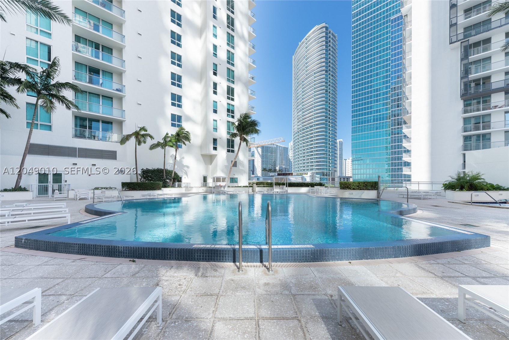 300 S Biscayne Blvd #T-2814, Miami FL 33131