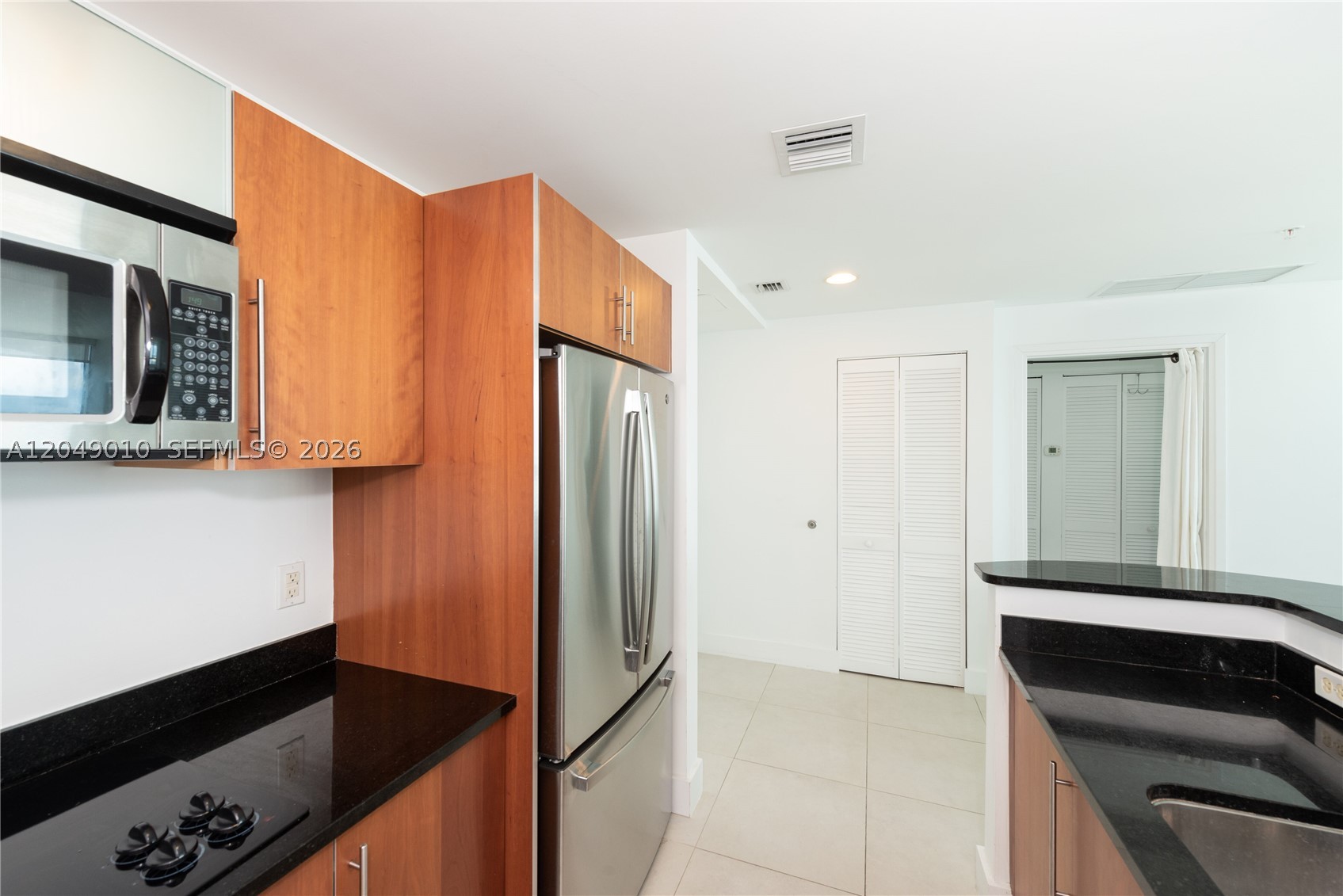 300 S Biscayne Blvd #T-2814, Miami FL 33131