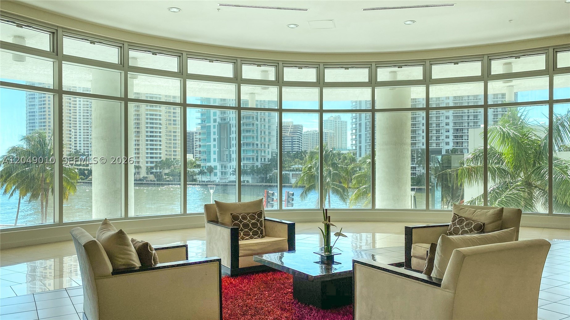 300 S Biscayne Blvd #T-2814, Miami FL 33131