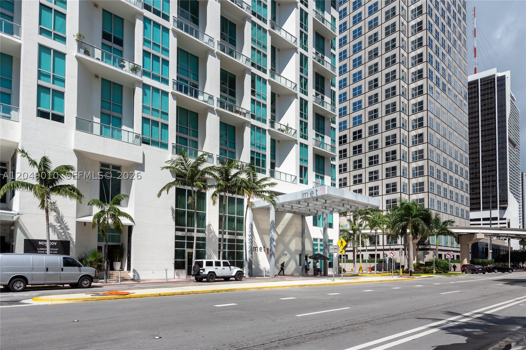 300 S Biscayne Blvd #T-2814, Miami FL 33131