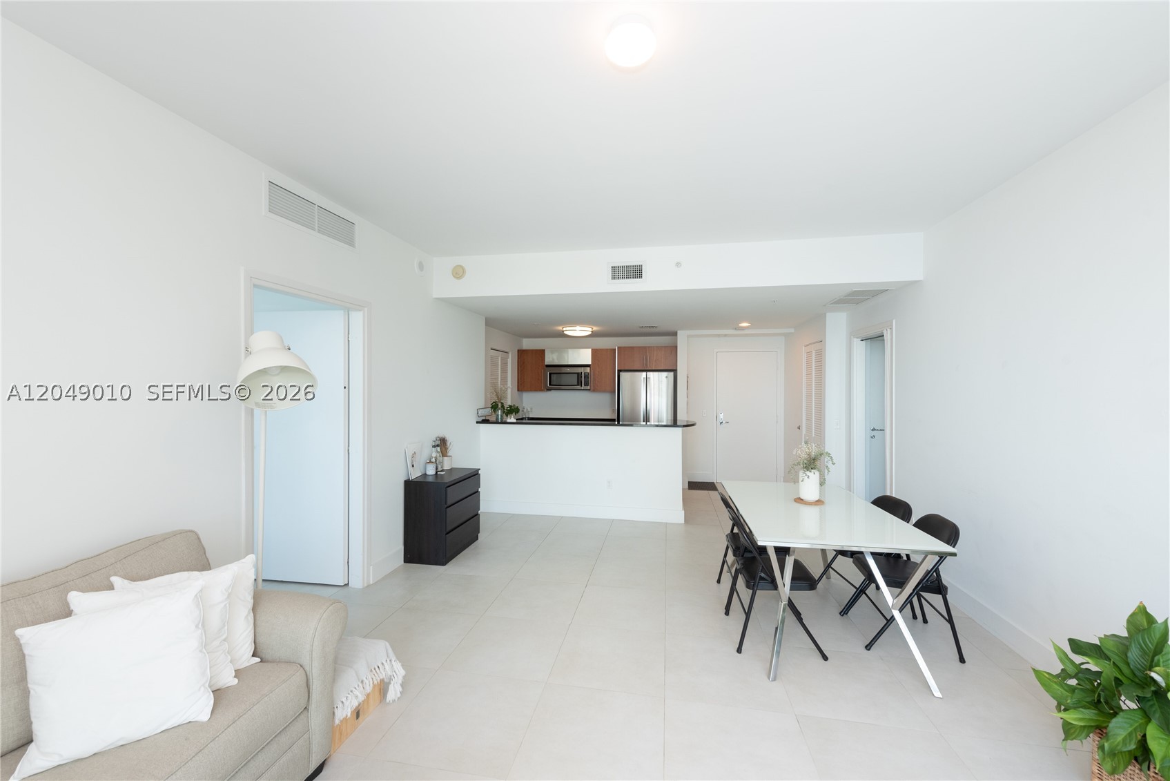 300 S Biscayne Blvd #T-2814, Miami FL 33131