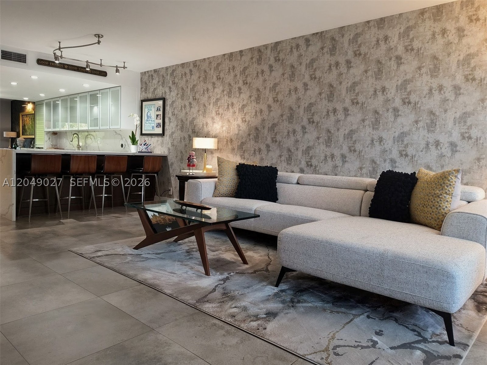 6047 Bayview Dr, Fort Lauderdale FL 33308