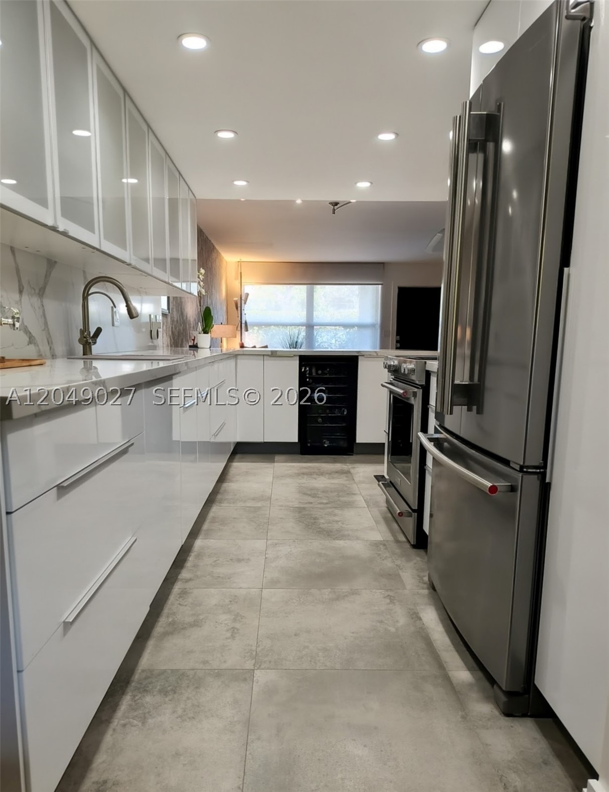 6047 Bayview Dr, Fort Lauderdale FL 33308