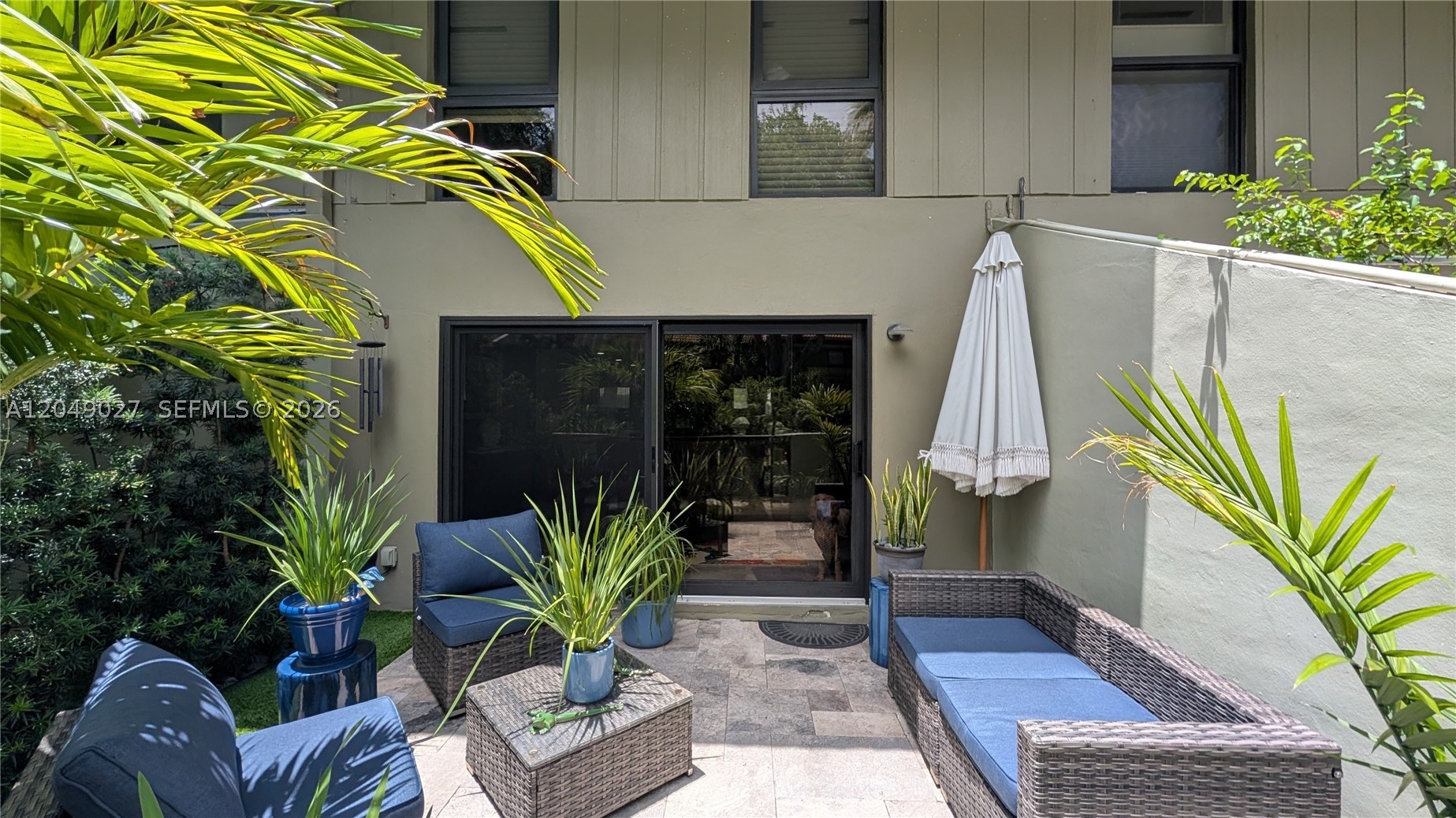 6047 Bayview Dr, Fort Lauderdale FL 33308