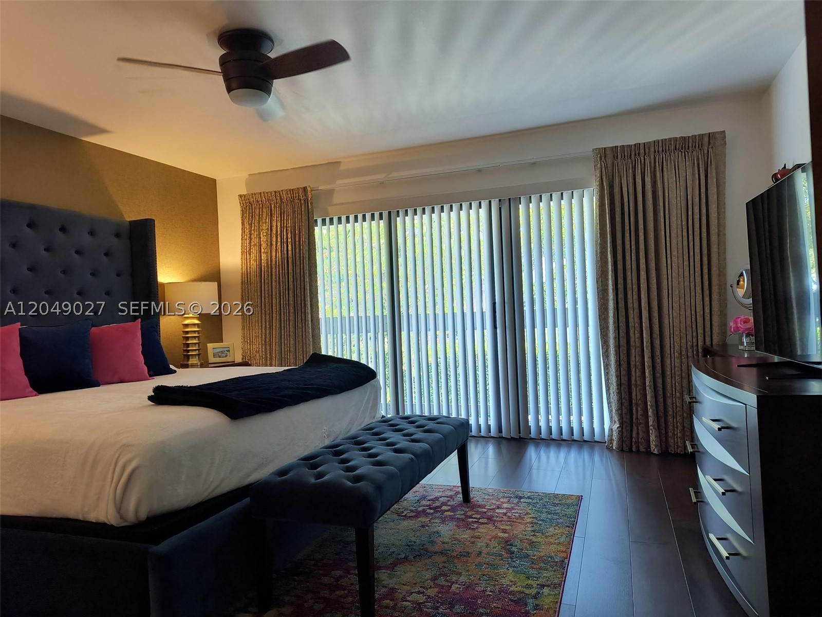 6047 Bayview Dr, Fort Lauderdale FL 33308