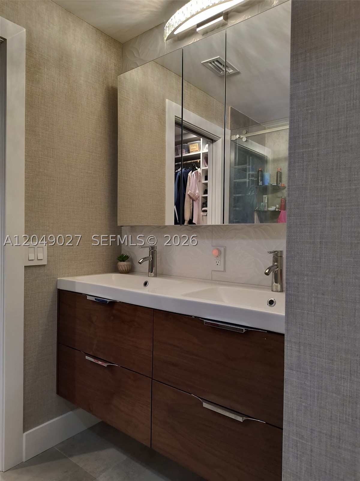 6047 Bayview Dr, Fort Lauderdale FL 33308