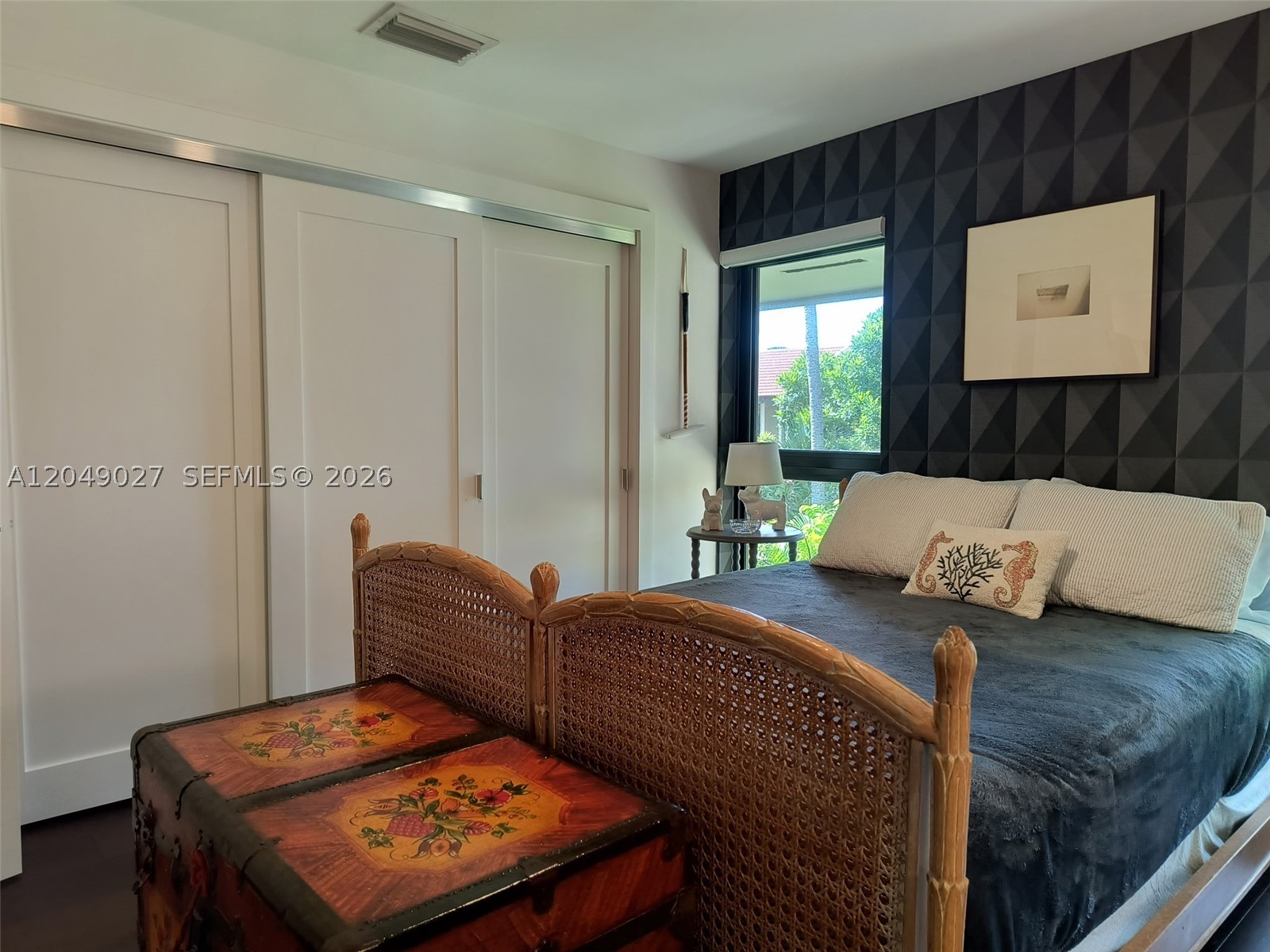 6047 Bayview Dr, Fort Lauderdale FL 33308
