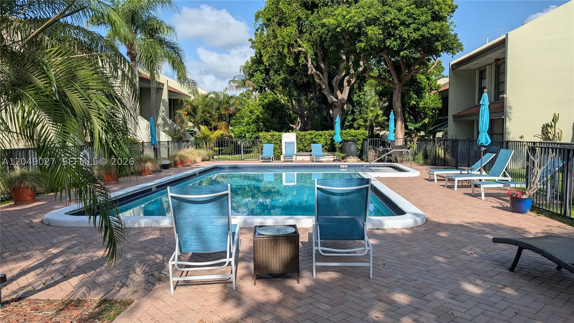 6047 Bayview Dr, Fort Lauderdale FL 33308