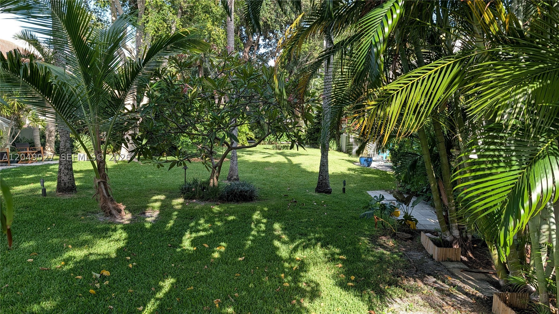 6047 Bayview Dr, Fort Lauderdale FL 33308