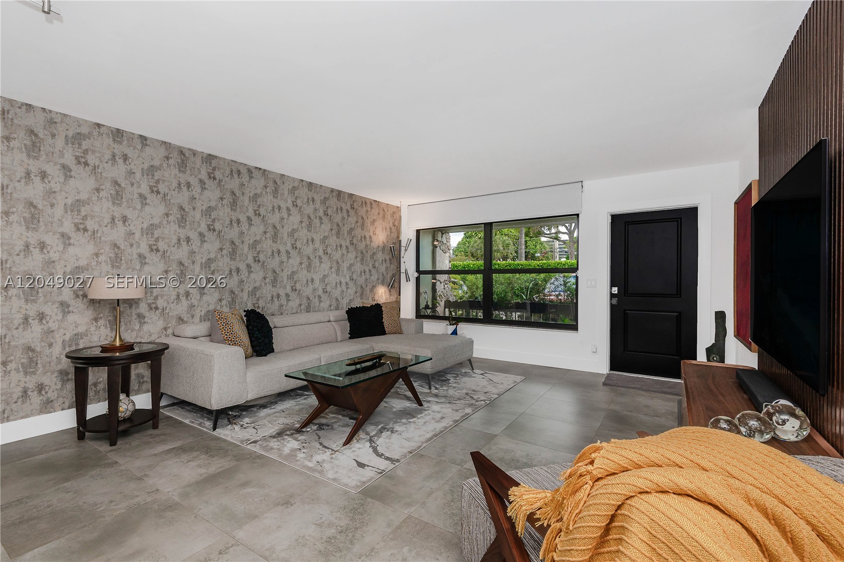 6047 Bayview Dr, Fort Lauderdale FL 33308