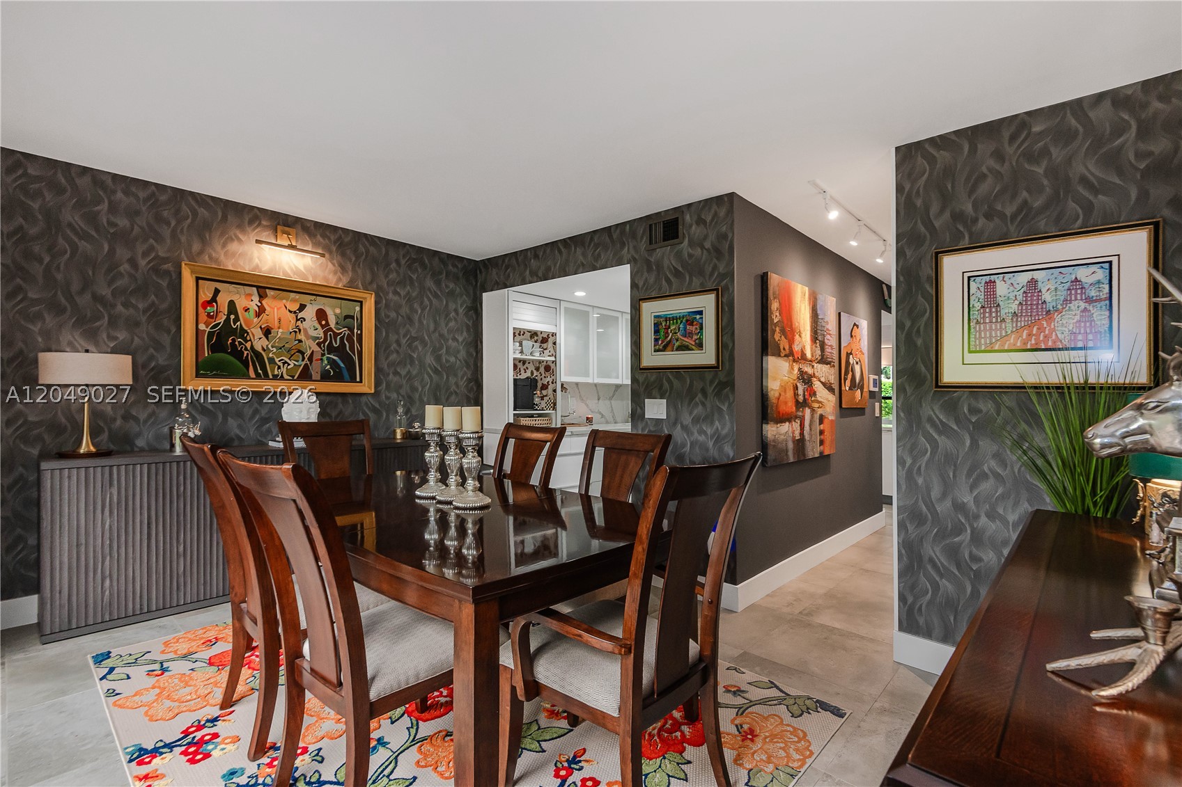 6047 Bayview Dr, Fort Lauderdale FL 33308
