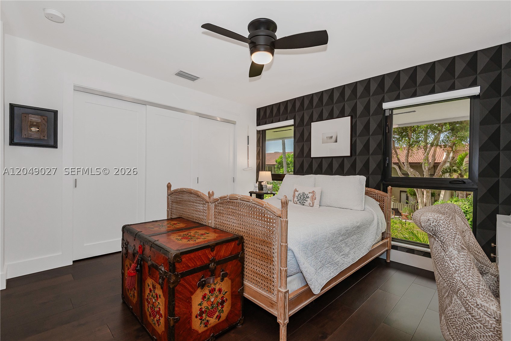 6047 Bayview Dr, Fort Lauderdale FL 33308