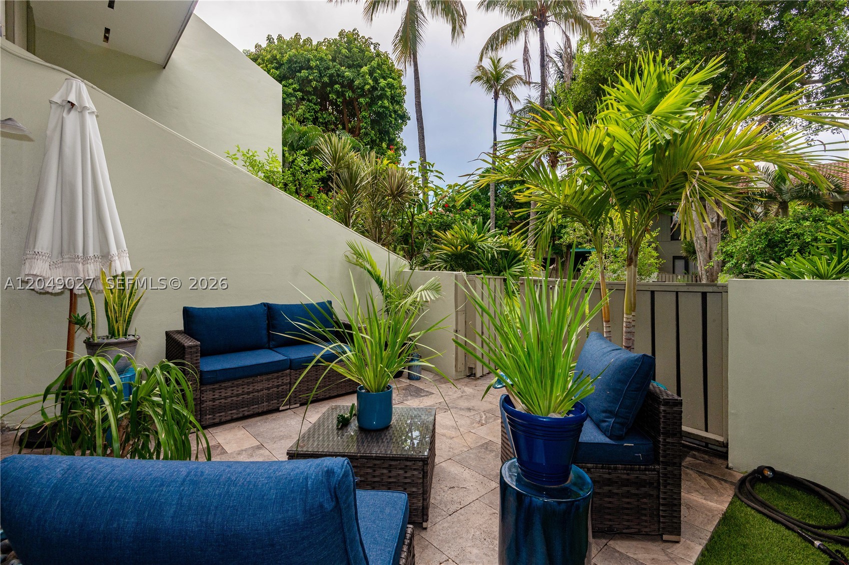 6047 Bayview Dr, Fort Lauderdale FL 33308