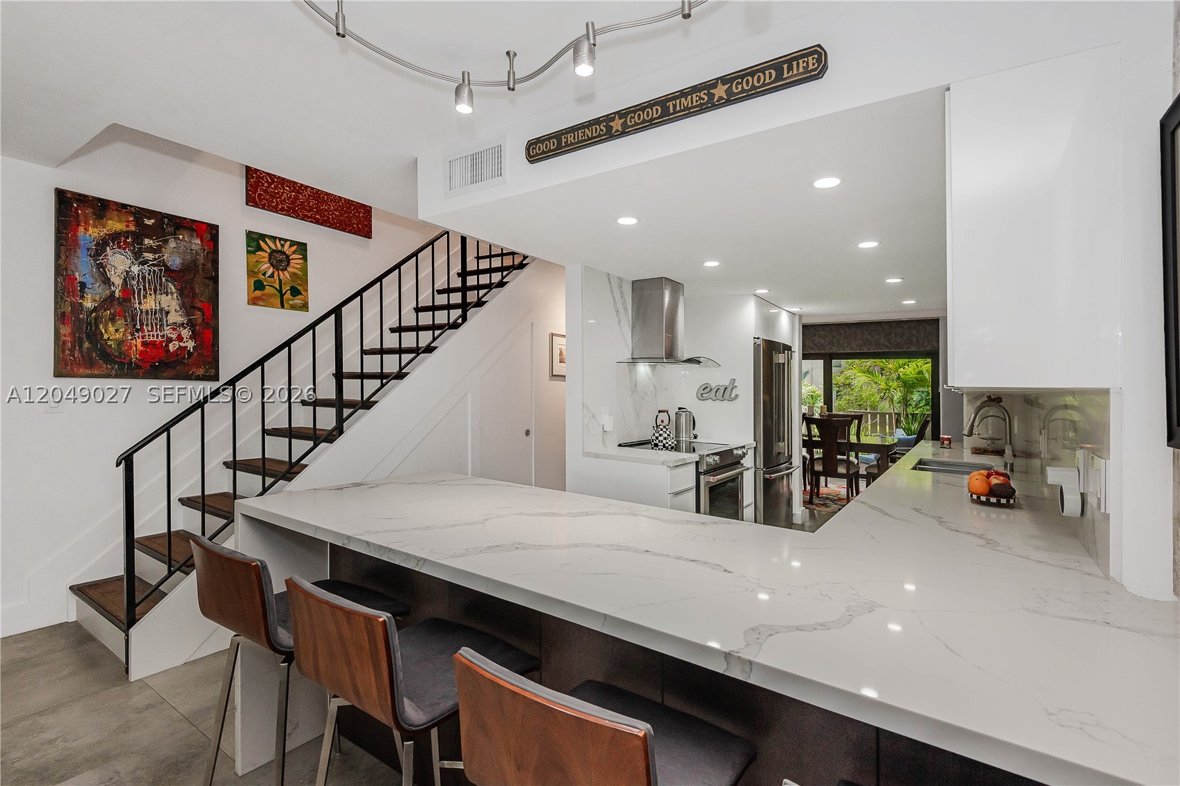 6047 Bayview Dr, Fort Lauderdale FL 33308
