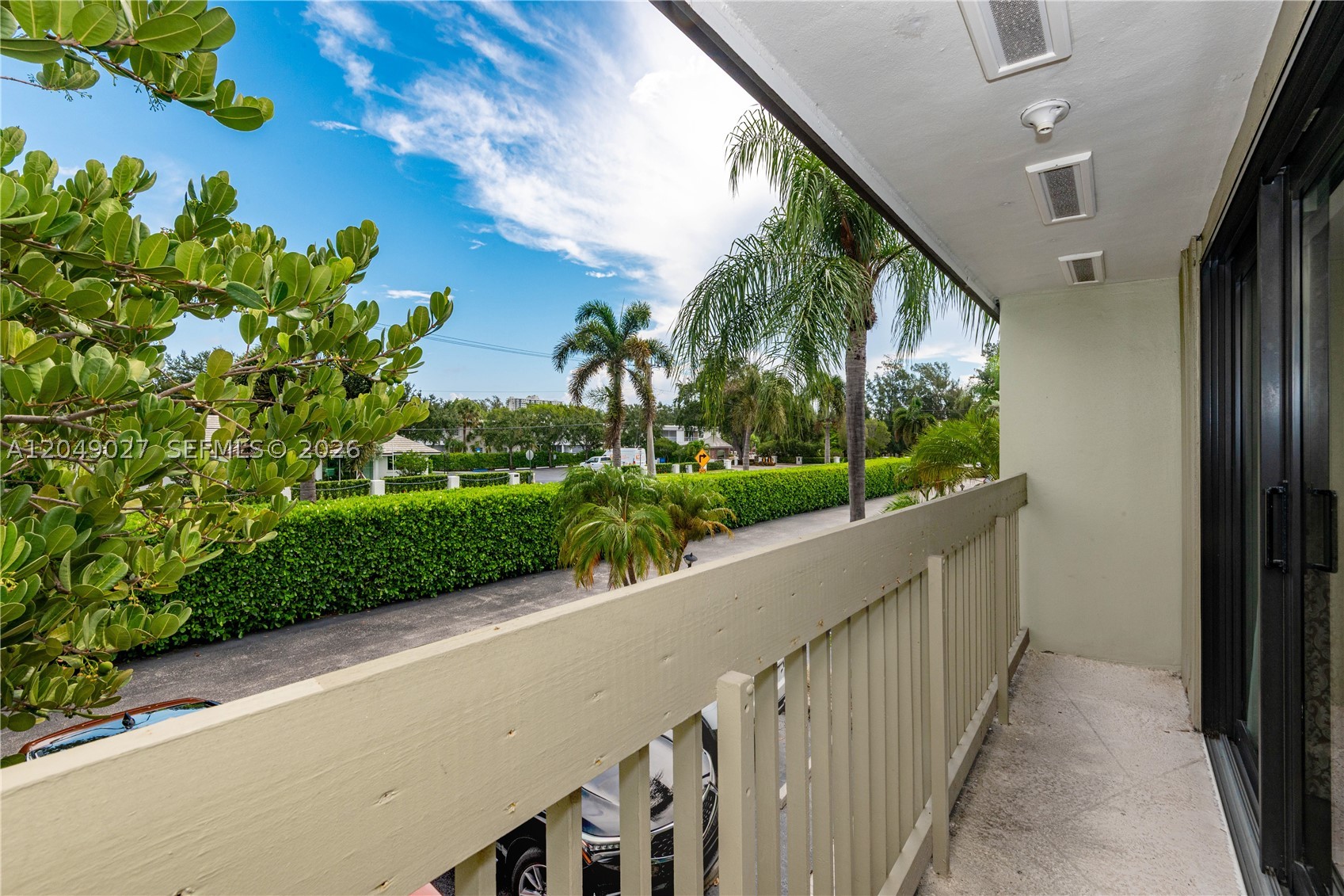 6047 Bayview Dr, Fort Lauderdale FL 33308
