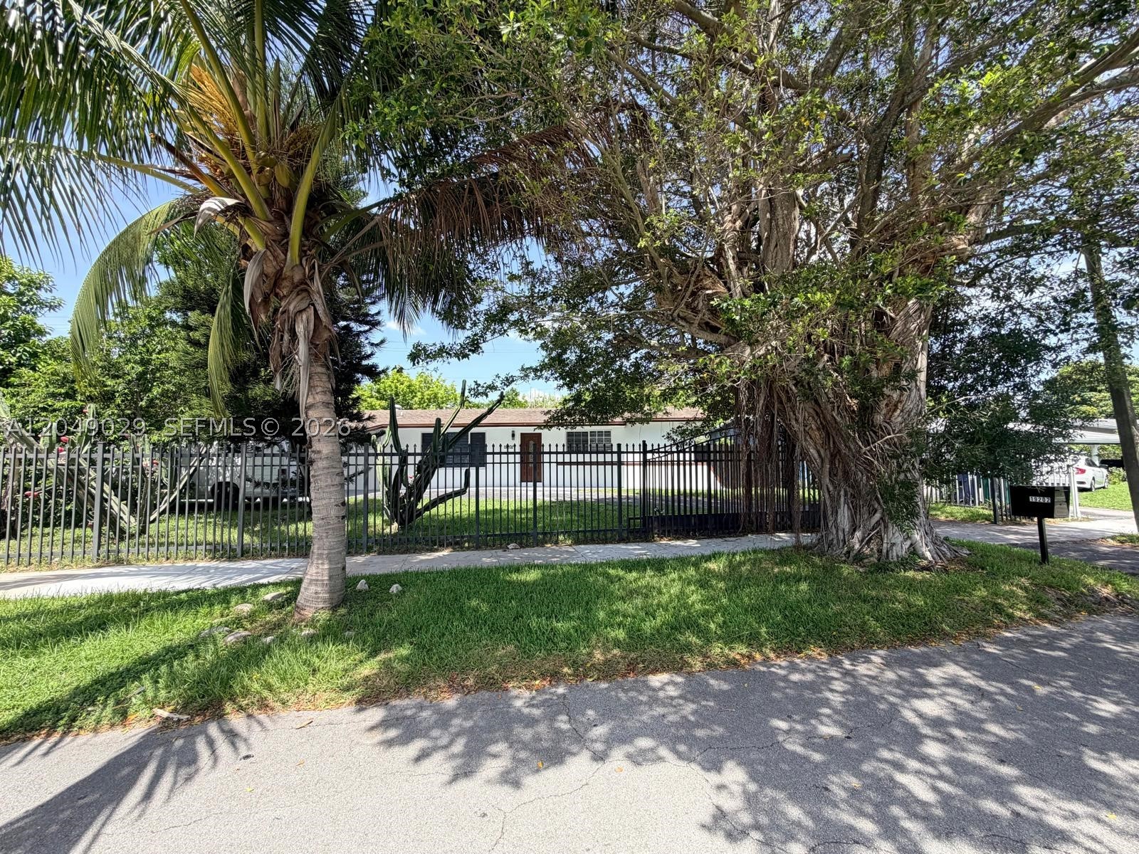 19202 NW 23rd Ct, Miami Gardens FL 33056