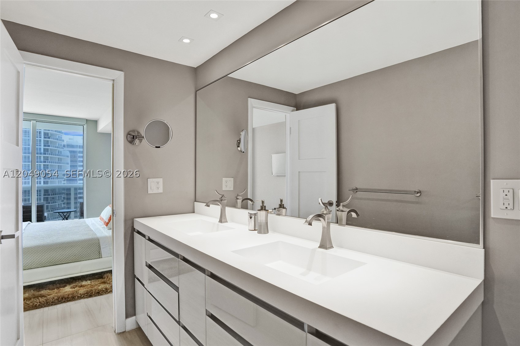 10275 Collins Ave #1116, Bal Harbour FL 33154