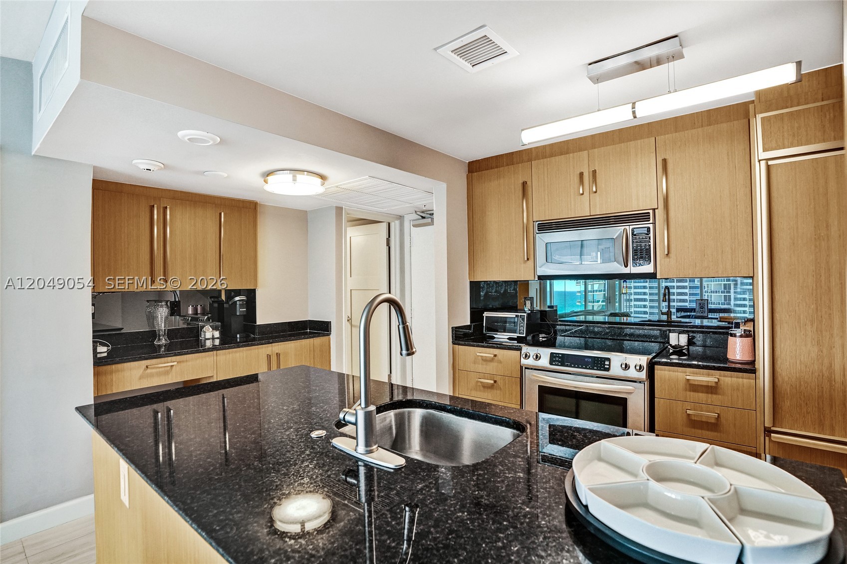 10275 Collins Ave #1116, Bal Harbour FL 33154