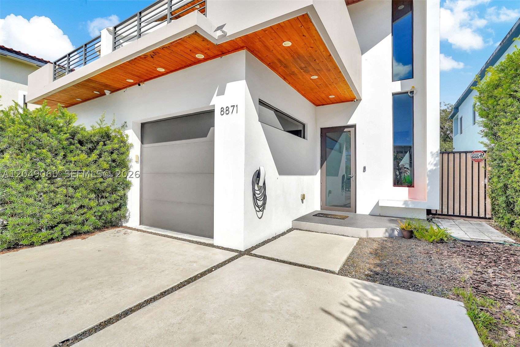 8871 SW 28th St, Miami FL 33165