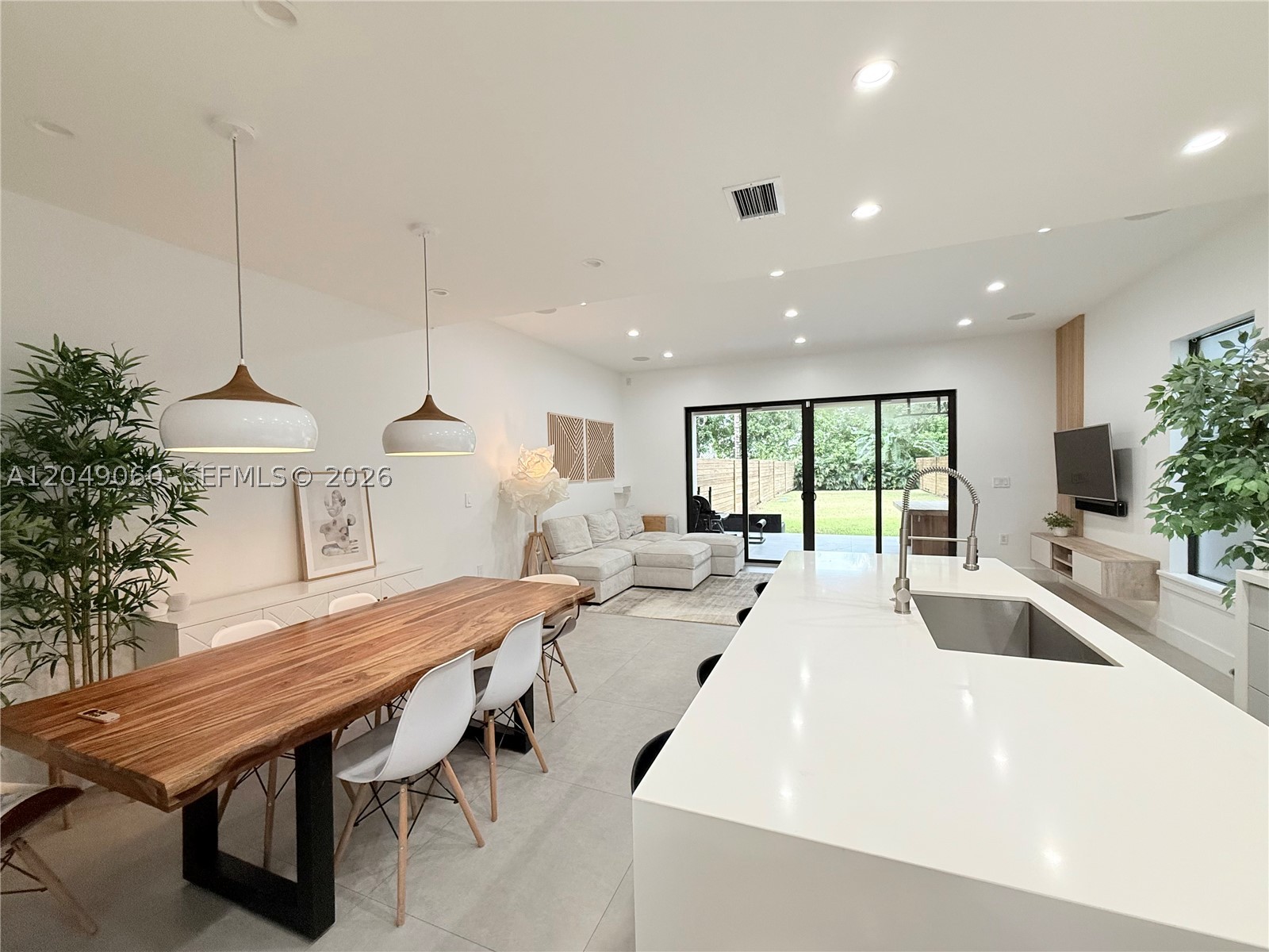 8871 SW 28th St, Miami FL 33165