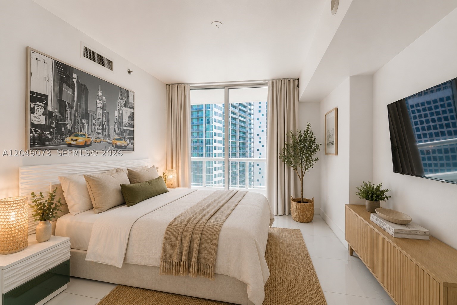 485 Brickell Ave #2908, Miami FL 33131