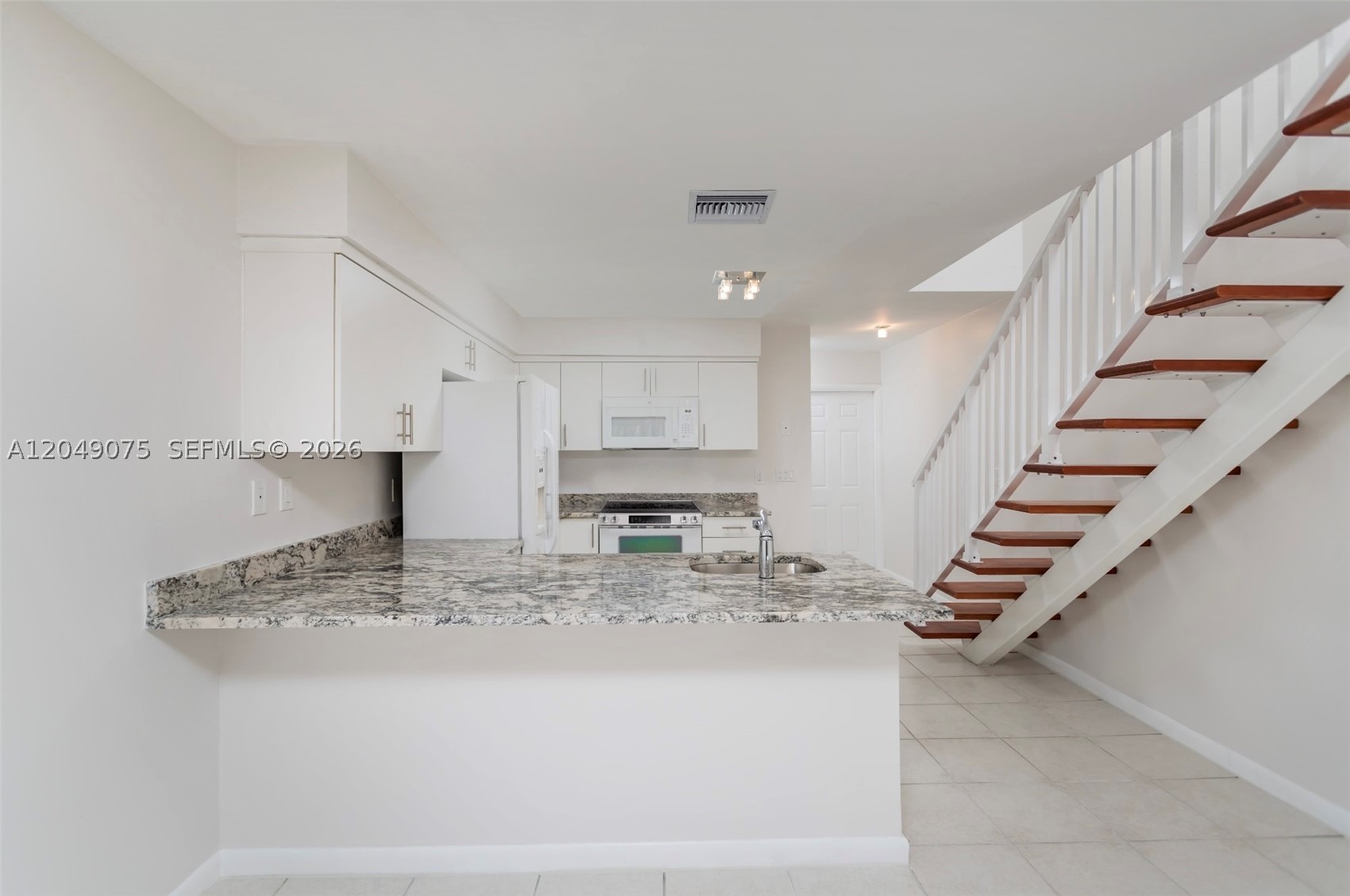 15389 S Dixie Hwy 25 Hwy #25, Palmetto Bay FL 33157