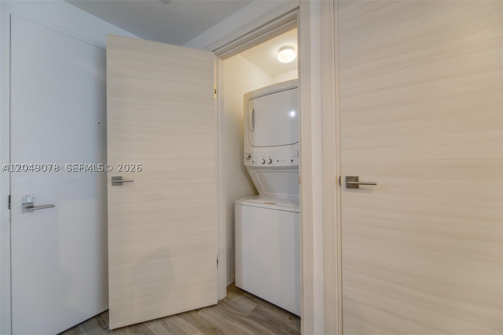 801 S Miami Ave #1702, Miami FL 33130