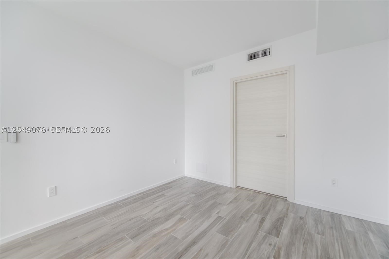 801 S Miami Ave #1702, Miami FL 33130