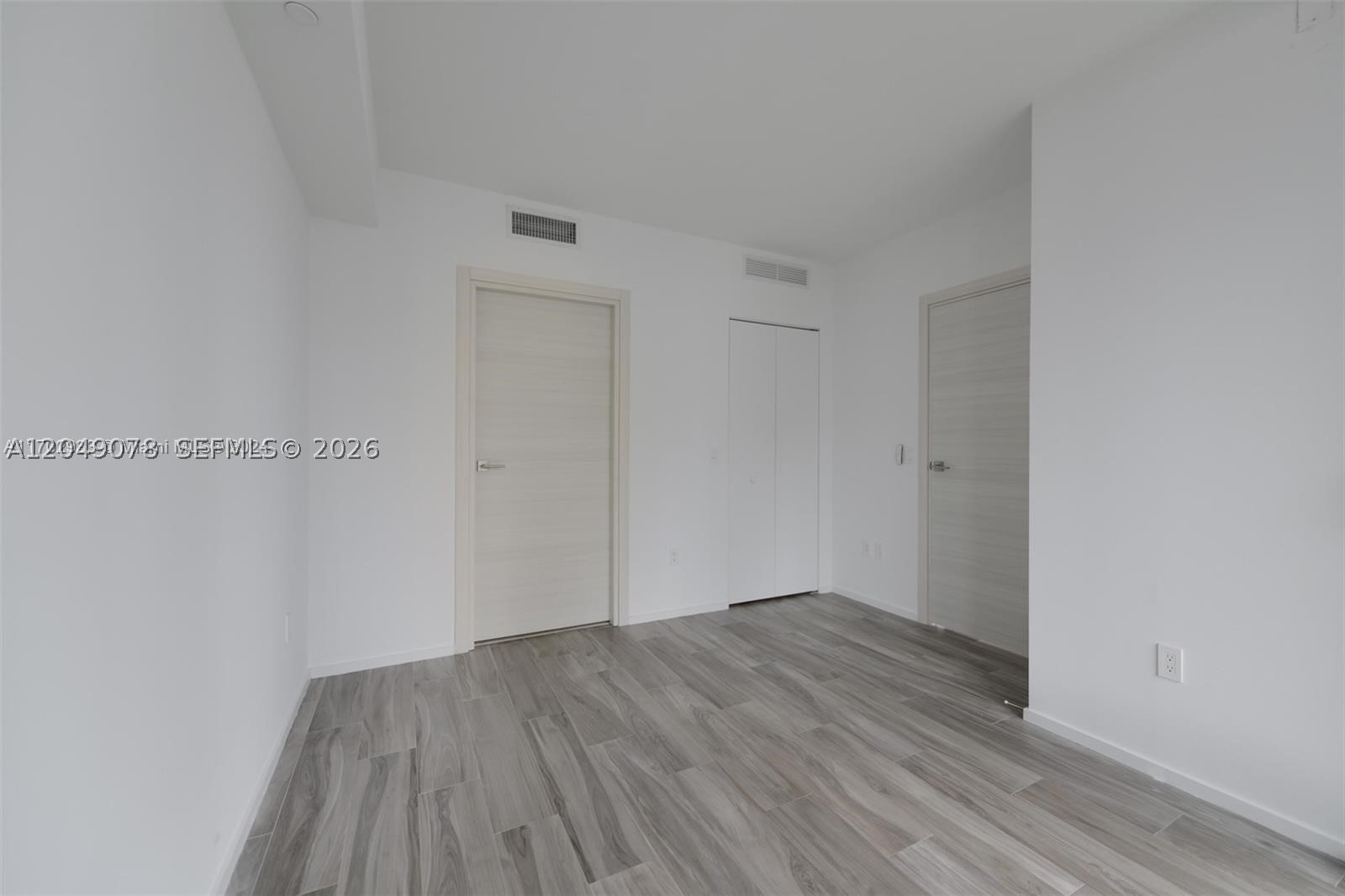 801 S Miami Ave #1702, Miami FL 33130
