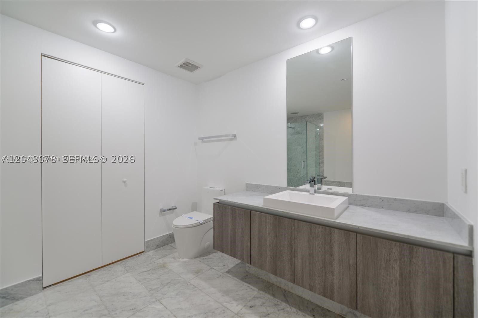801 S Miami Ave #1702, Miami FL 33130