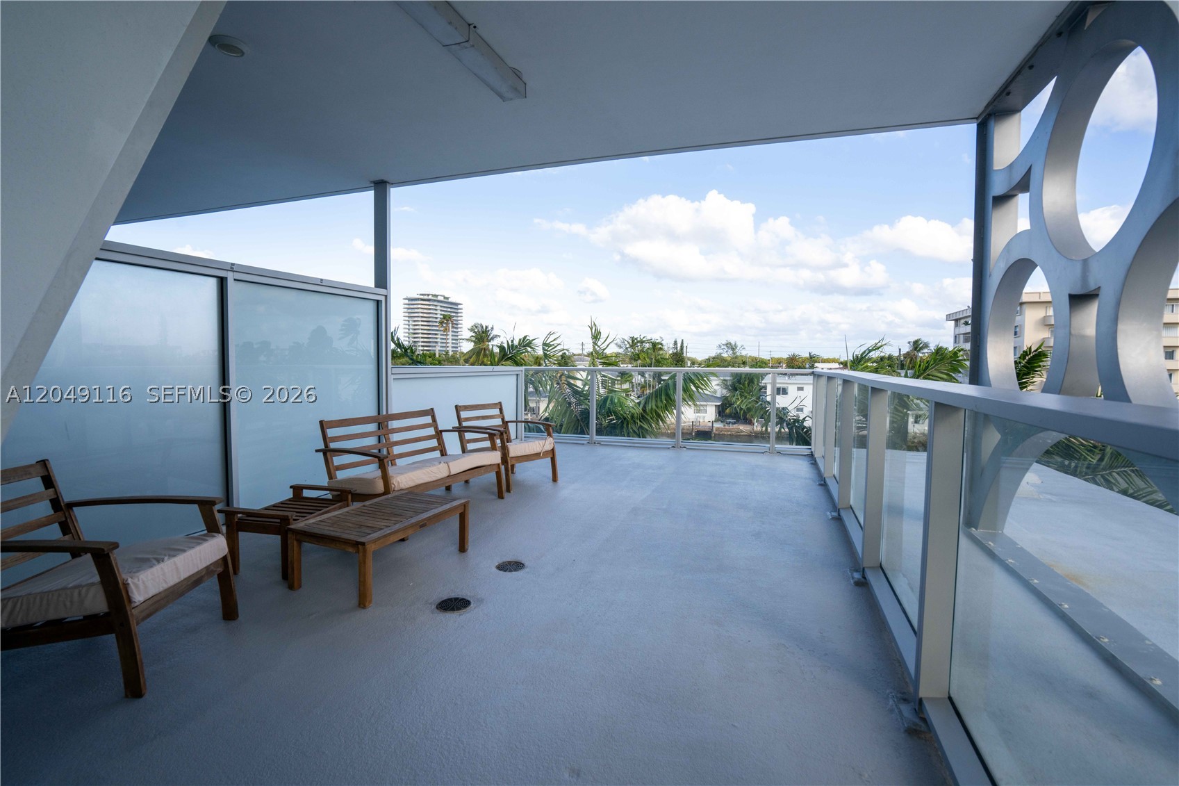 8425 Crespi Blvd #304, Miami Beach FL 33141