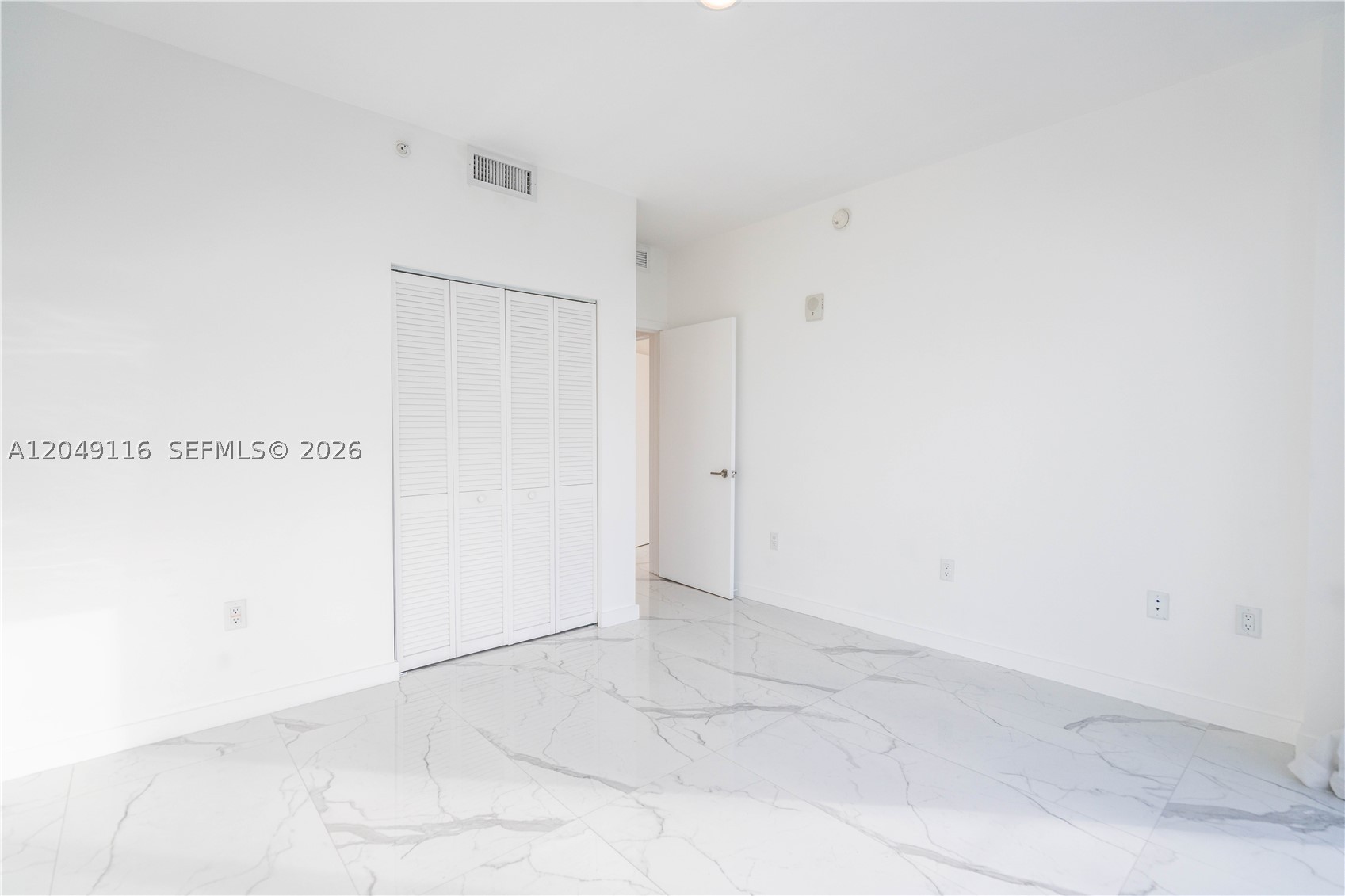 8425 Crespi Blvd #304, Miami Beach FL 33141