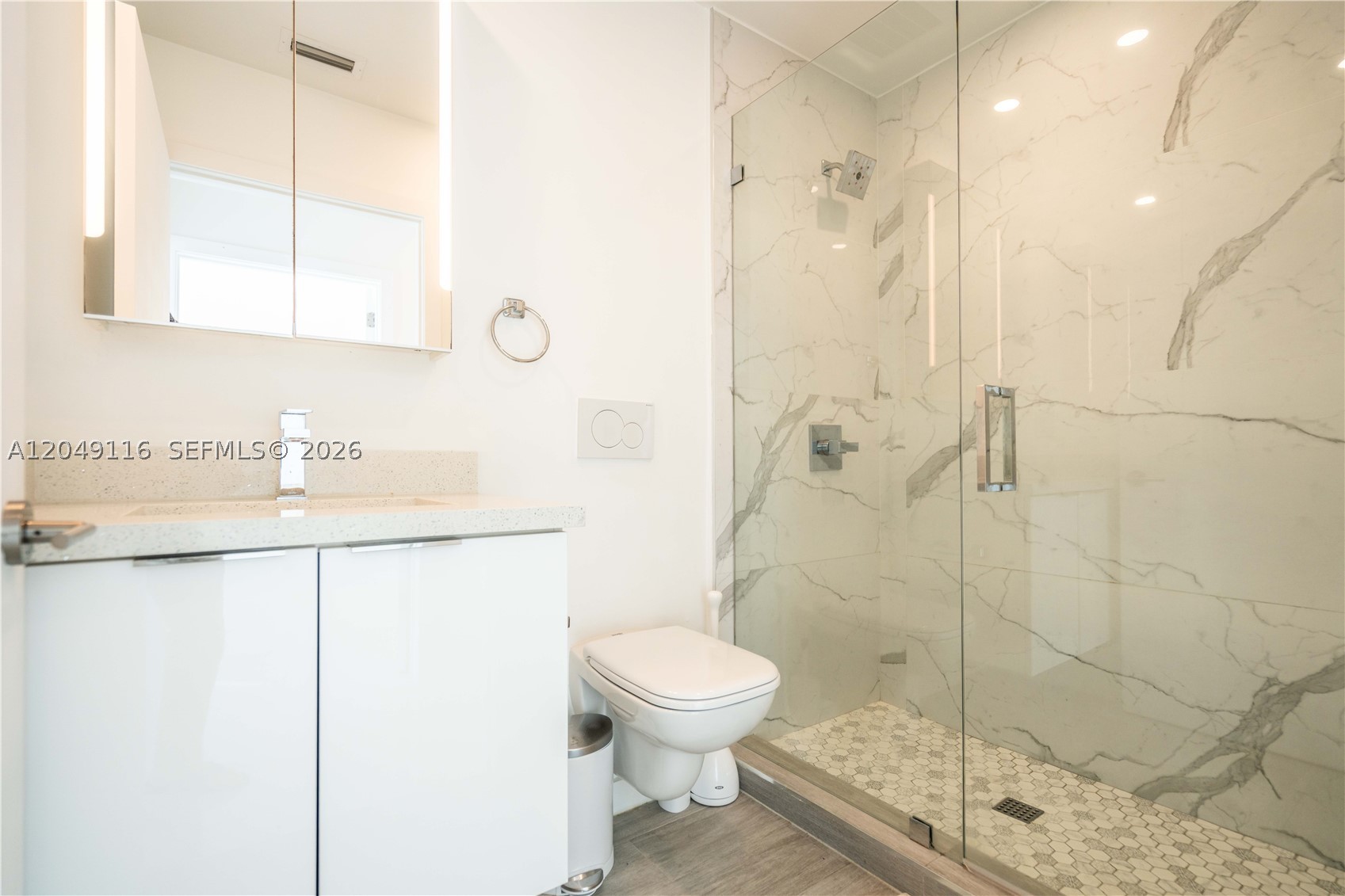 8425 Crespi Blvd #304, Miami Beach FL 33141
