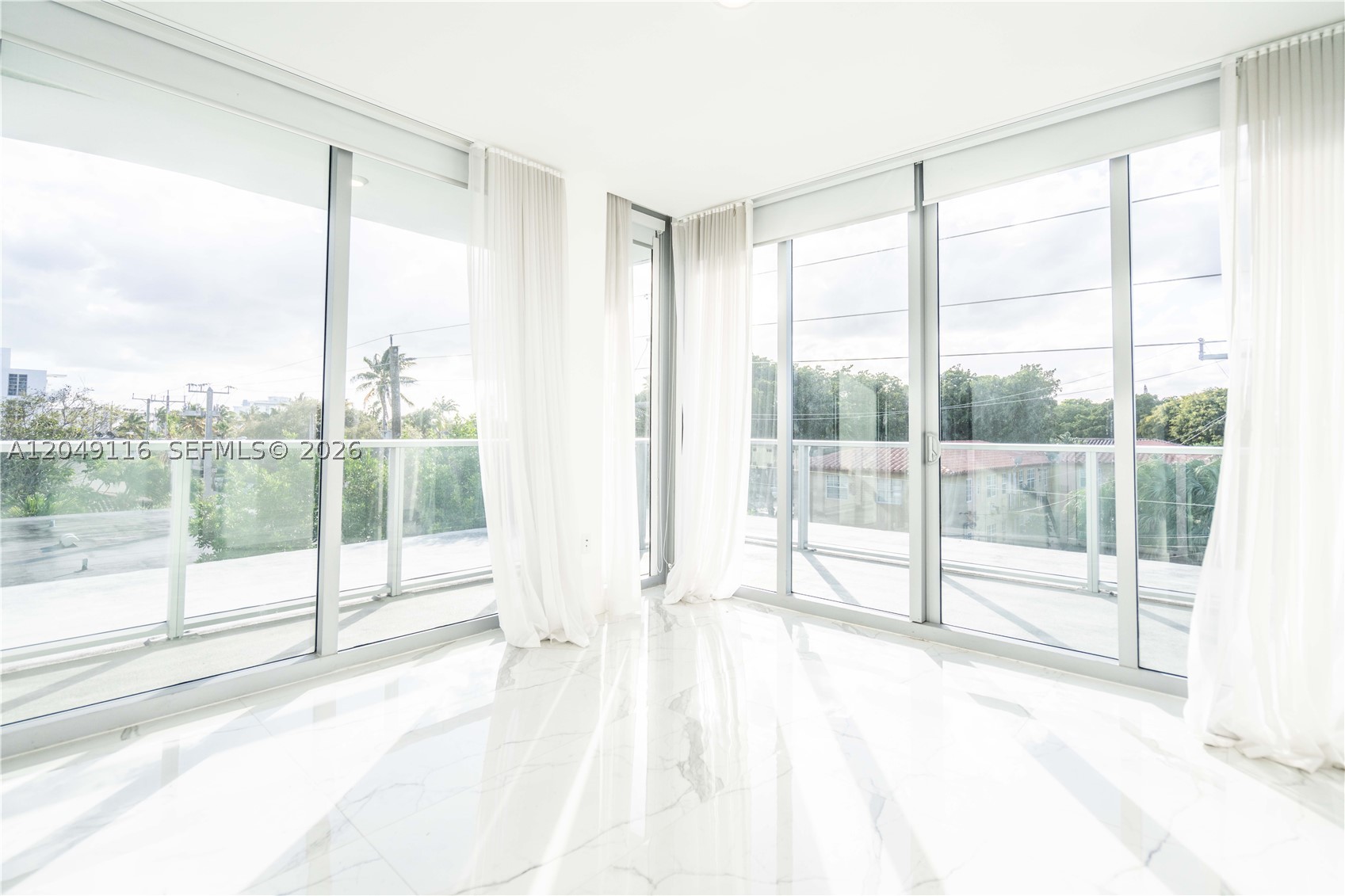 8425 Crespi Blvd #304, Miami Beach FL 33141