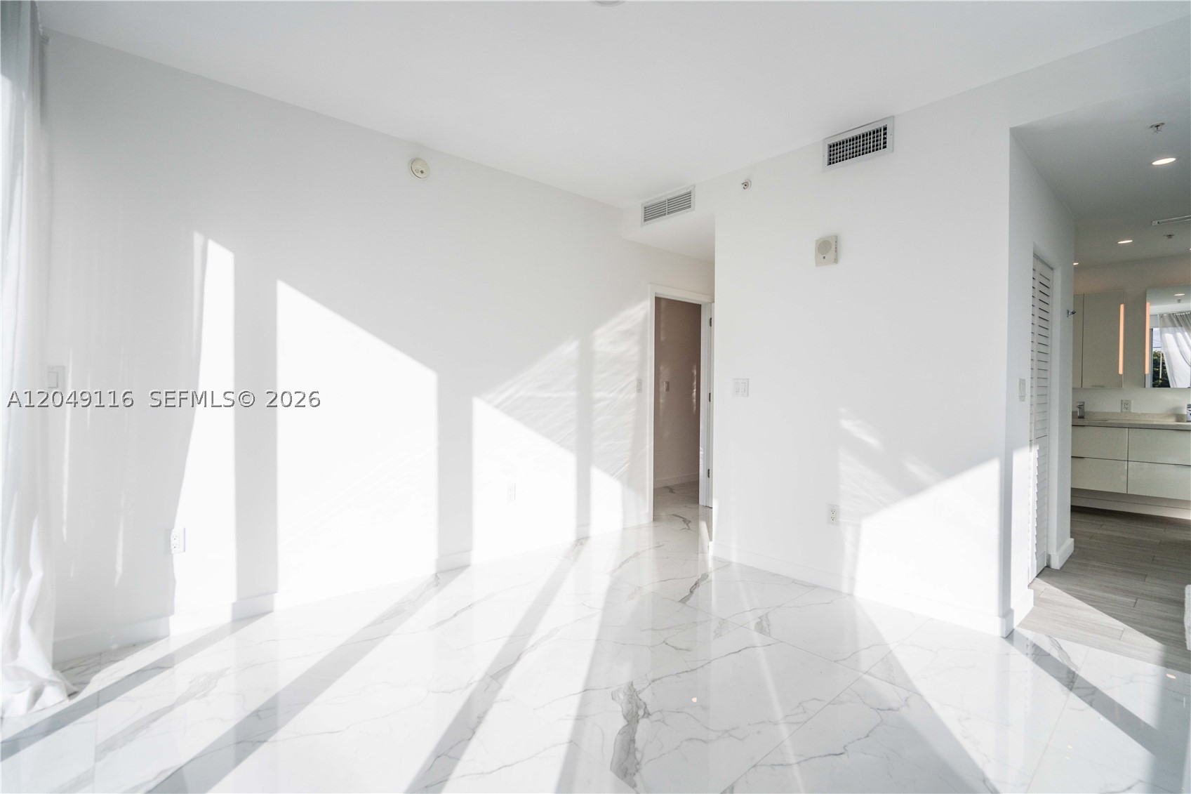 8425 Crespi Blvd #304, Miami Beach FL 33141
