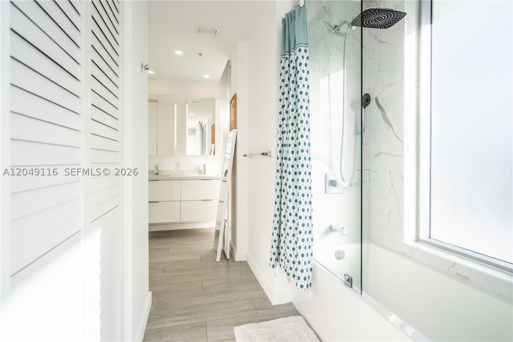 8425 Crespi Blvd #304, Miami Beach FL 33141