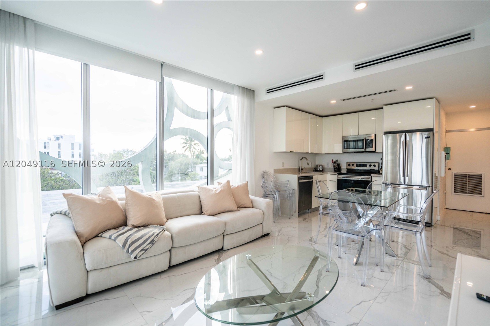 8425 Crespi Blvd #304, Miami Beach FL 33141