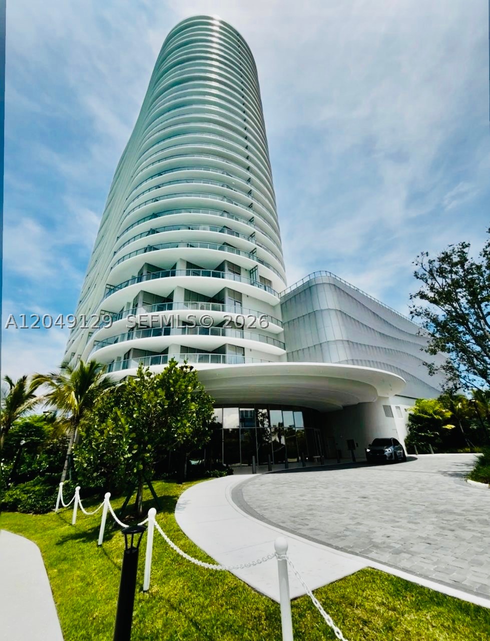 2411 Laguna Circle North #1411, Miami FL 33181